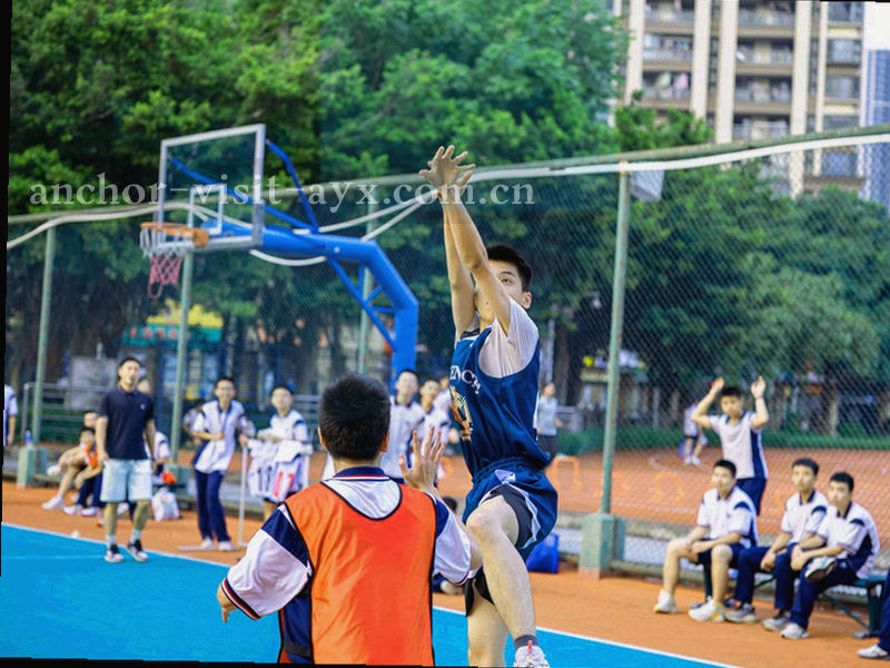 六枚由主干线与方块端点组成的工具图标并排陈列，其中一枚以信号橙点亮，背景为深墨蓝